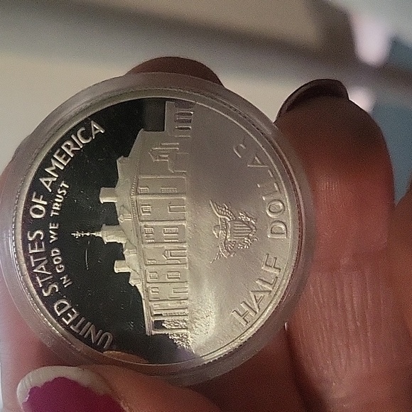 1982 George Washington half dollar - Picture 3 of 4